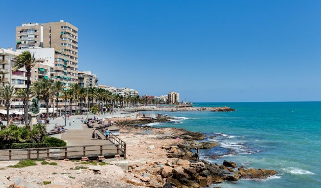 Resale - Apartment -
Torrevieja - Centro