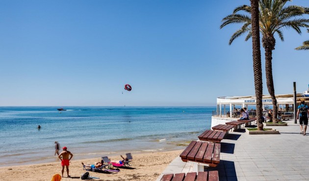 Resale - Apartment -
Torrevieja - Centro