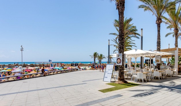 Resale - Apartment -
Torrevieja - Centro