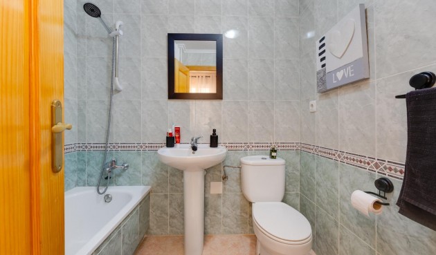 Resale - Apartment -
Torrevieja - Centro