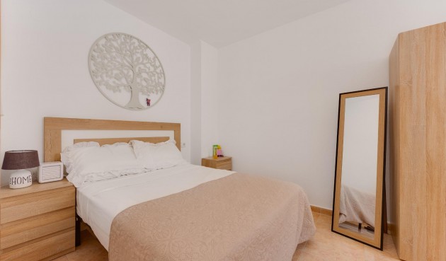 Resale - Apartment -
Torrevieja - Centro