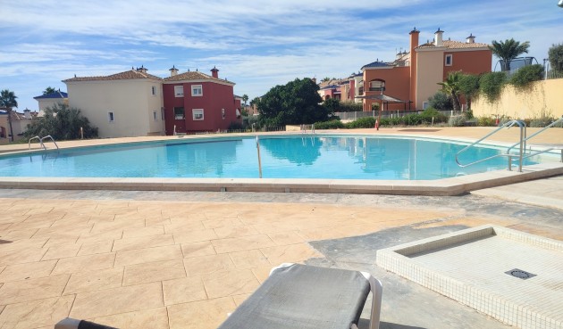 Resale - Apartment -
Altaona Golf - Inland