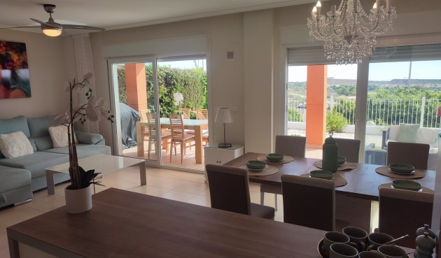 Resale - Apartment -
Altaona Golf - Inland