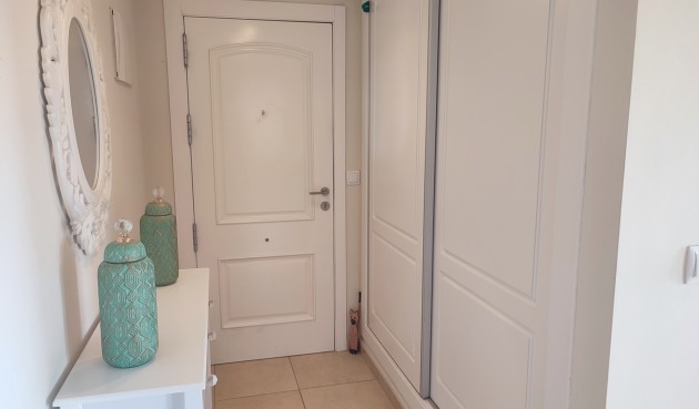 Resale - Apartment -
Altaona Golf - Inland
