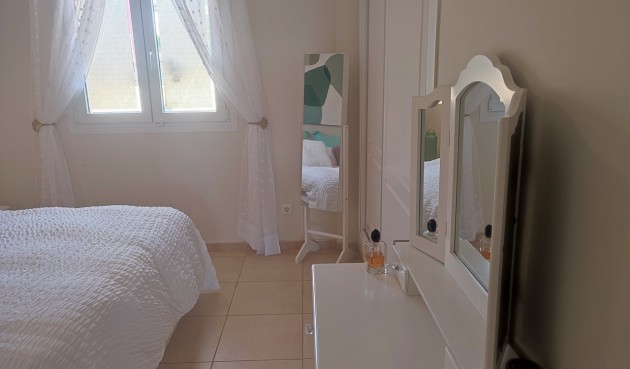 Resale - Apartment -
Altaona Golf - Inland