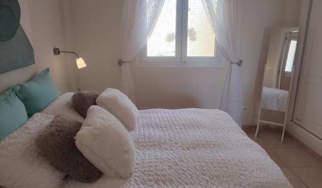 Resale - Apartment -
Altaona Golf - Inland