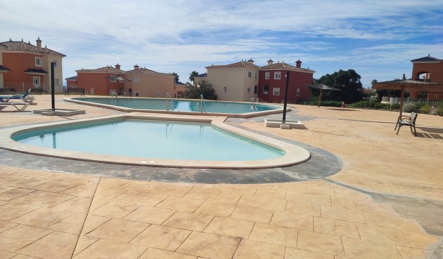 Resale - Apartment -
Altaona Golf - Inland