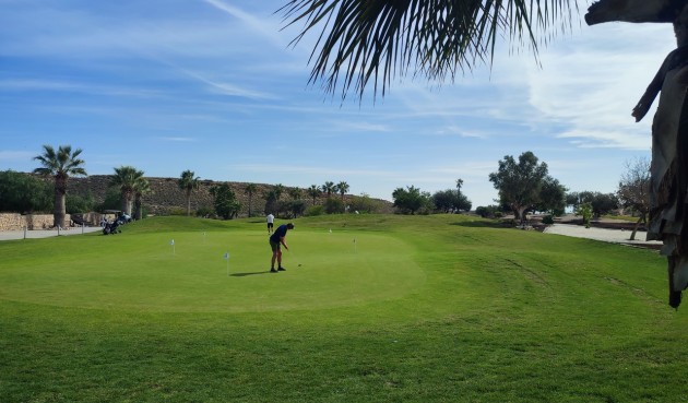 Resale - Apartment -
Altaona Golf - Inland