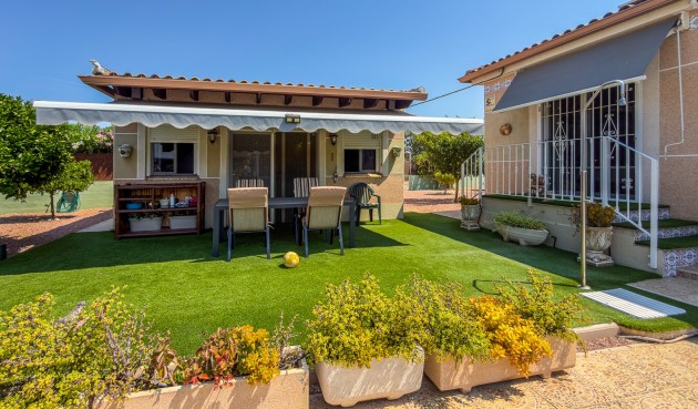 Återförsäljning - Villa -
Catral - Costa Blanca
