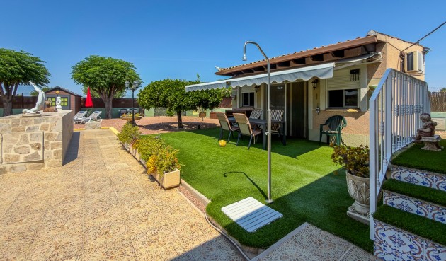 Återförsäljning - Villa -
Catral - Costa Blanca