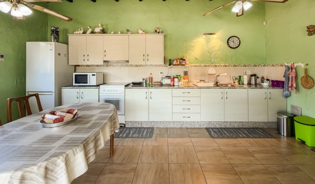 Återförsäljning - Villa -
Catral - Costa Blanca