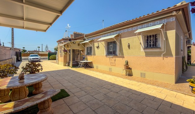 Återförsäljning - Villa -
Catral - Costa Blanca