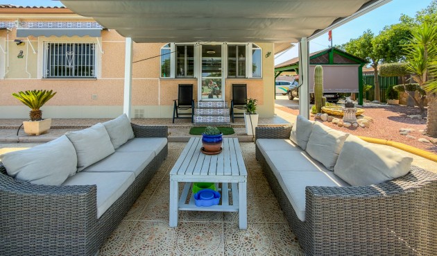 Återförsäljning - Villa -
Catral - Costa Blanca