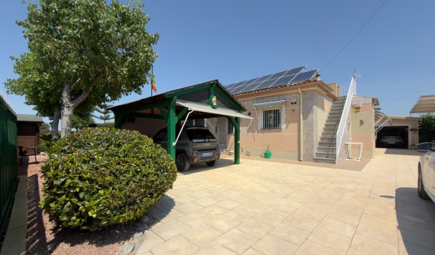 Återförsäljning - Villa -
Catral - Costa Blanca