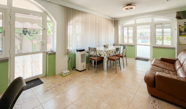 Återförsäljning - Villa -
Catral - Costa Blanca
