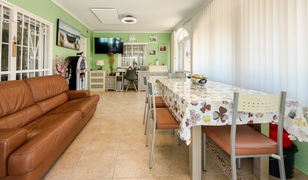 Återförsäljning - Villa -
Catral - Costa Blanca