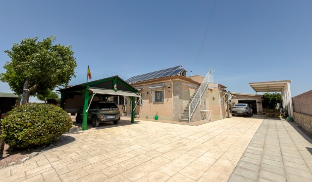 Återförsäljning - Villa -
Catral - Costa Blanca