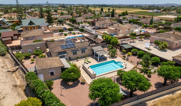 Återförsäljning - Villa -
Catral - Costa Blanca