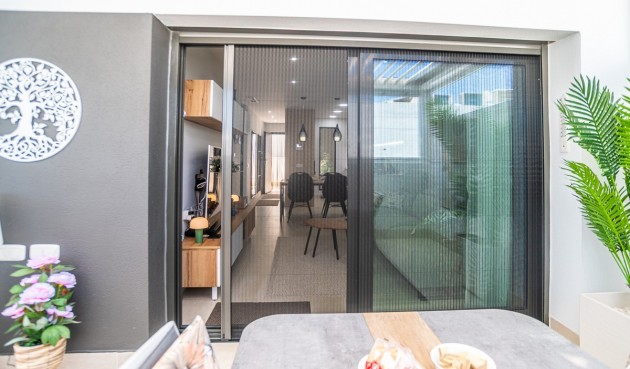 Resale - Apartment -
Torrevieja - Costa Blanca