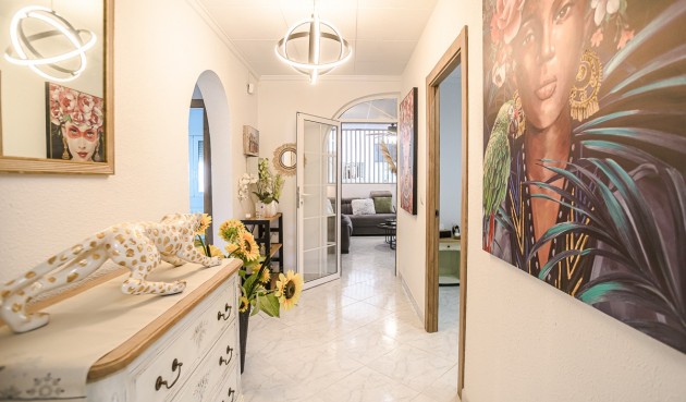 Resale - Villa -
La Marina - Costa Blanca
