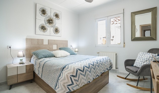 Resale - Villa -
La Marina - Costa Blanca