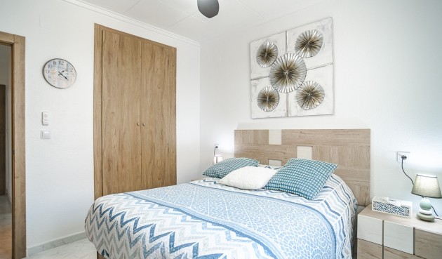 Resale - Villa -
La Marina - Costa Blanca