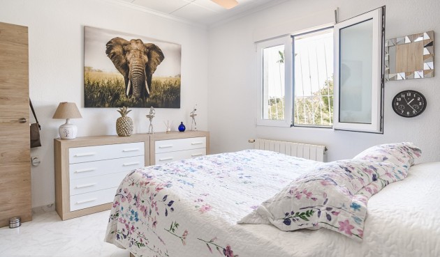 Resale - Villa -
La Marina - Costa Blanca