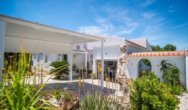 Resale - Villa -
La Marina - Costa Blanca