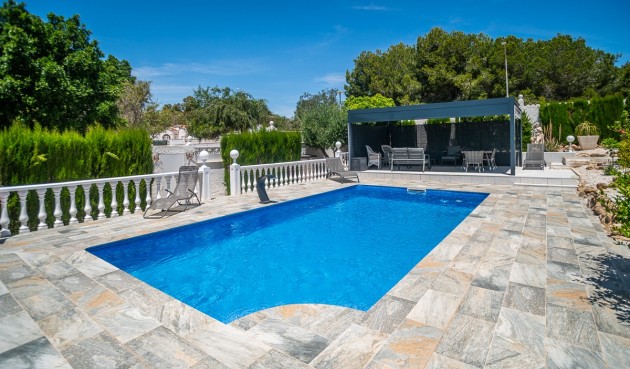 Resale - Villa -
La Marina - Costa Blanca