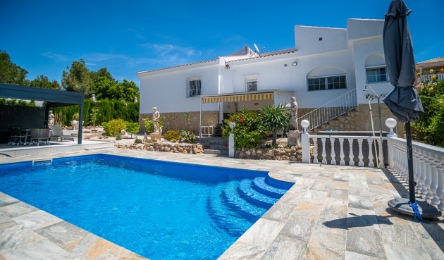 Resale - Villa -
La Marina - Costa Blanca