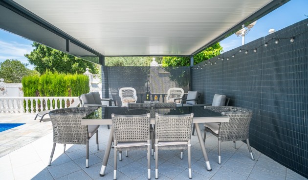 Resale - Villa -
La Marina - Costa Blanca