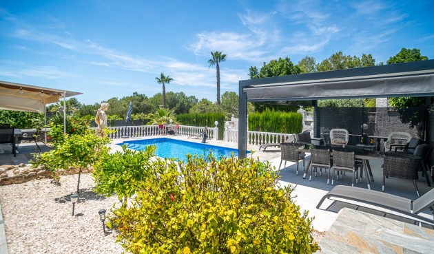 Resale - Villa -
La Marina - Costa Blanca