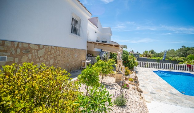 Resale - Villa -
La Marina - Costa Blanca
