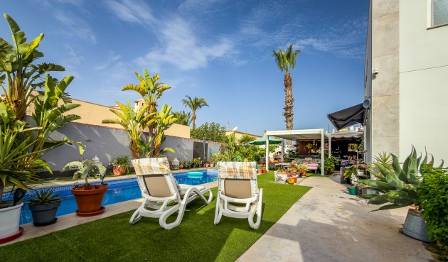 Resale - Villa -
Torrevieja - Costa Blanca