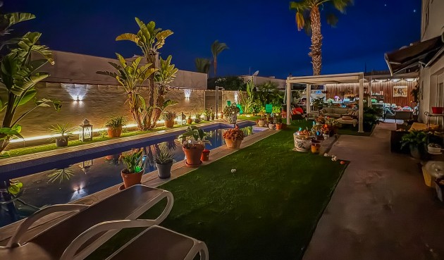 Resale - Villa -
Torrevieja - Costa Blanca