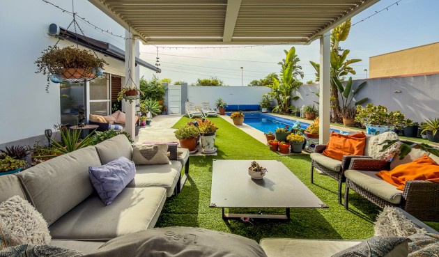 Resale - Villa -
Torrevieja - Costa Blanca