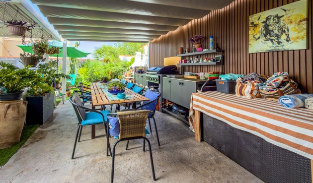 Resale - Villa -
Torrevieja - Costa Blanca