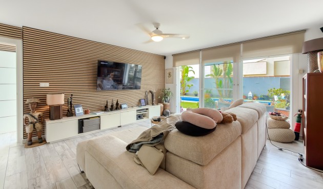 Resale - Villa -
Torrevieja - Costa Blanca