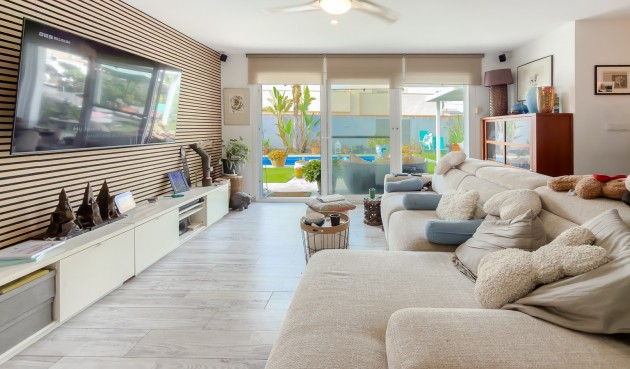 Resale - Villa -
Torrevieja - Costa Blanca