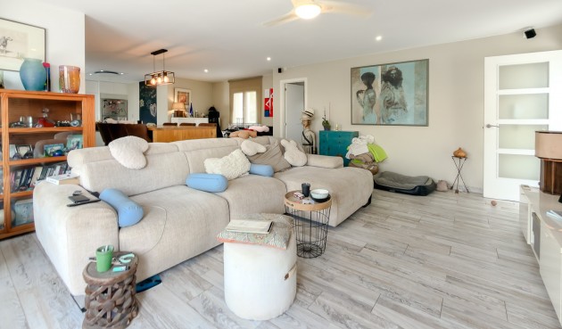 Resale - Villa -
Torrevieja - Costa Blanca