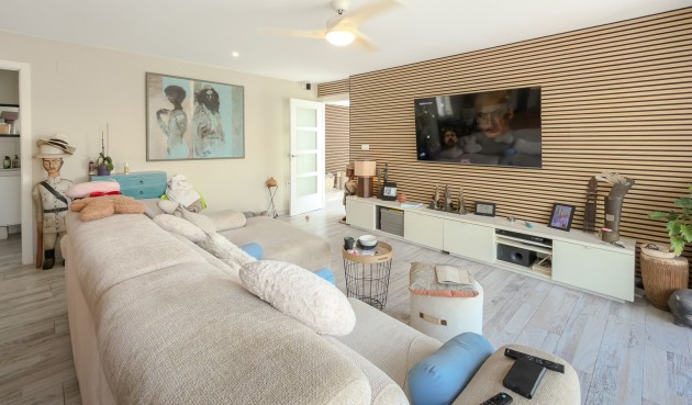 Resale - Villa -
Torrevieja - Costa Blanca