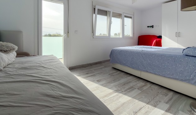 Resale - Villa -
Torrevieja - Costa Blanca