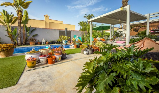 Resale - Villa -
Torrevieja - Costa Blanca