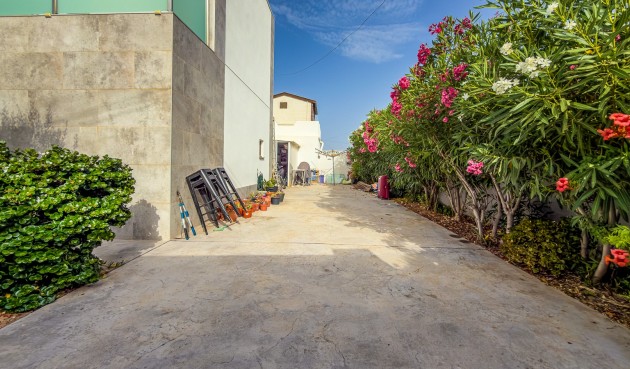Resale - Villa -
Torrevieja - Costa Blanca