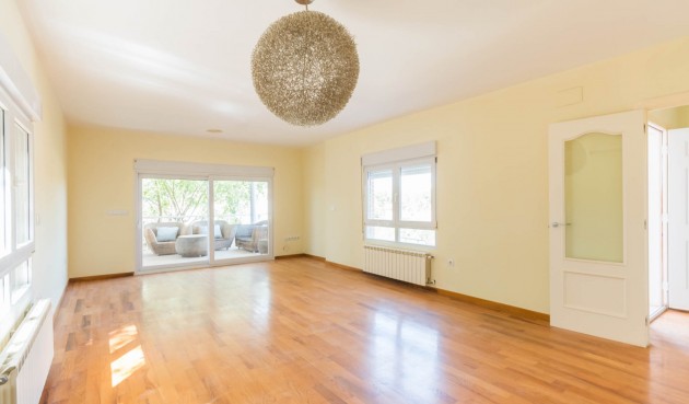 Resale - Villa -
Molina De Segura - Inland