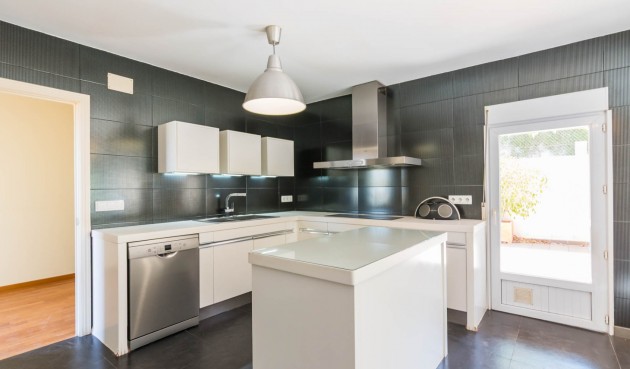 Resale - Villa -
Molina De Segura - Inland