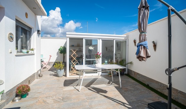 Resale - Villa -
Pilar de la Horadada - Costa Blanca