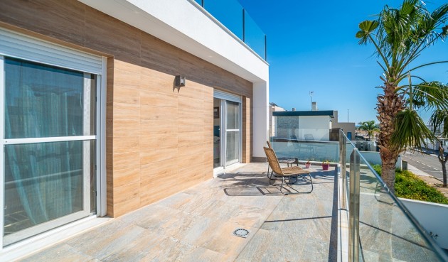 Resale - Villa -
Pilar de la Horadada - Costa Blanca
