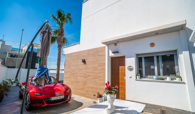 Resale - Villa -
Pilar de la Horadada - Costa Blanca