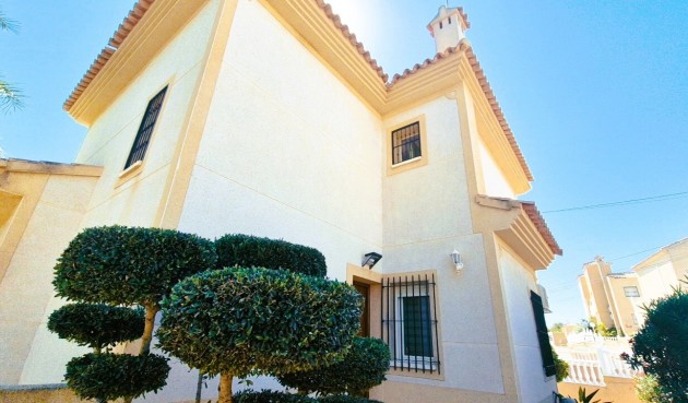 Reventa - Villa -
Orihuela Costa - Costa Blanca